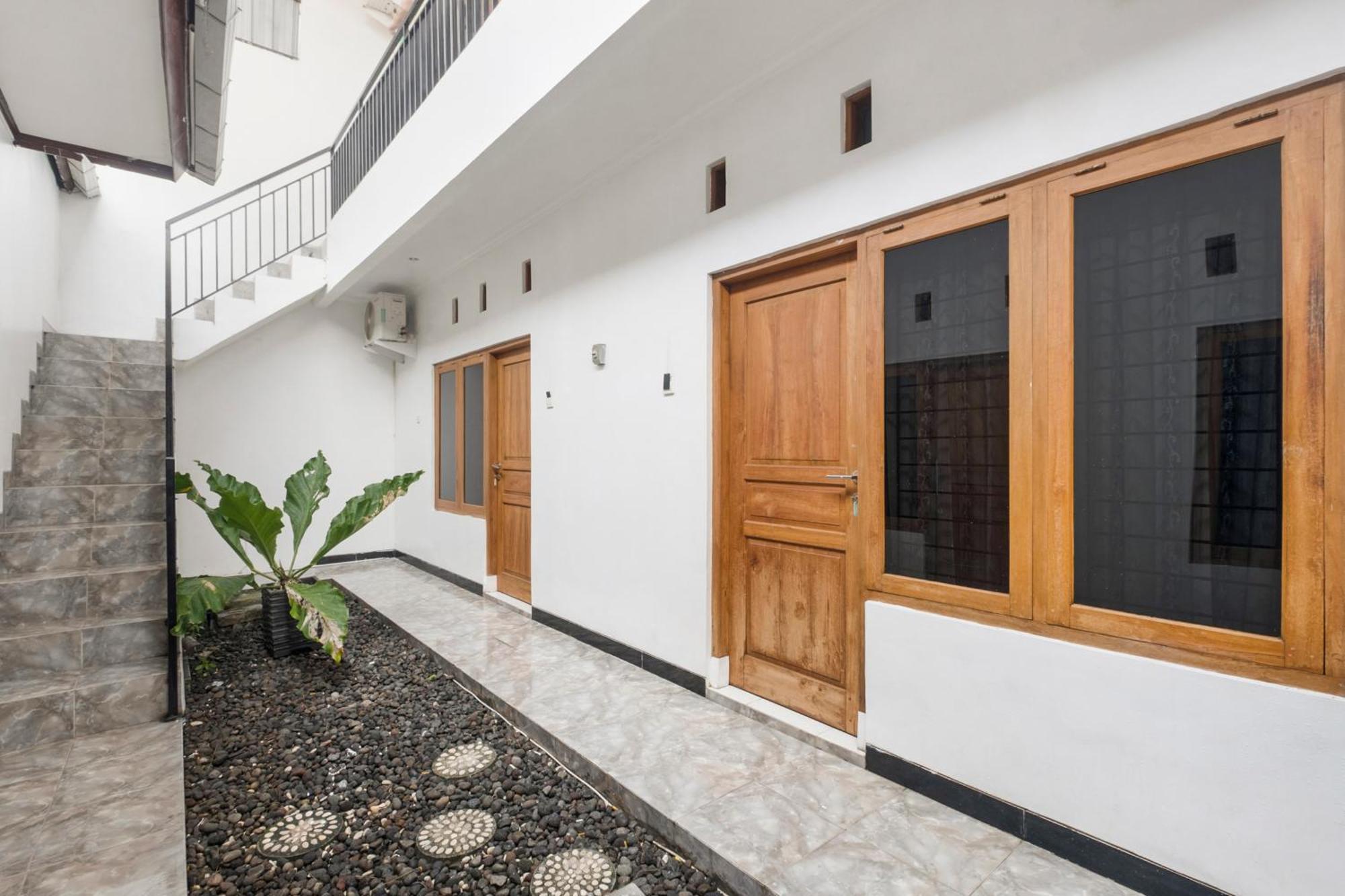 Oyo 3267 Omah Suryo Hotel Yogyakarta Exterior photo